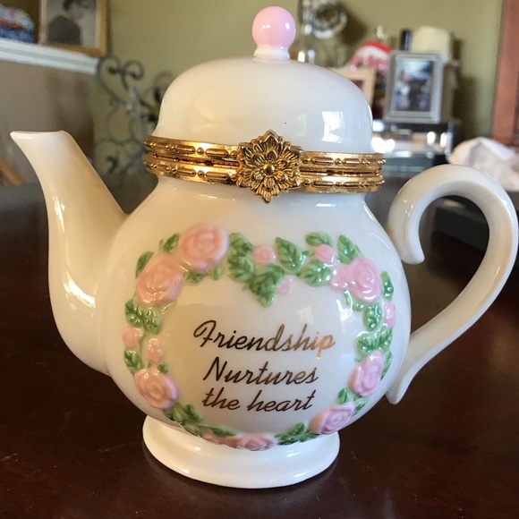 San Francisco Music Box Co. Friendship Tea Kettle Music Box: My Favorite Things - Picture 2 of 6